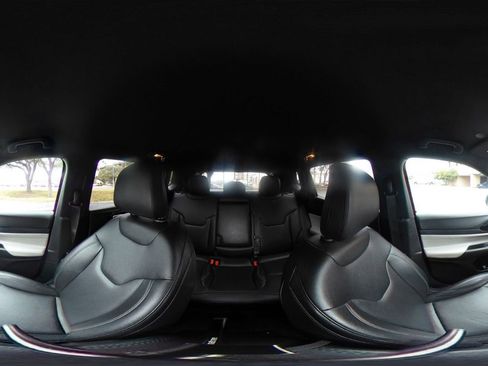 Used 2025 Jeep Compass Limited image 36