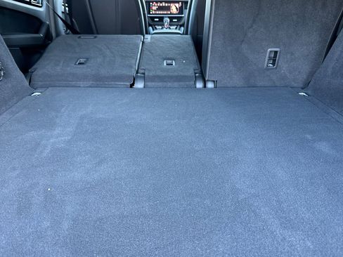 Used 2023 Porsche Cayenne Platinum Edition image 15