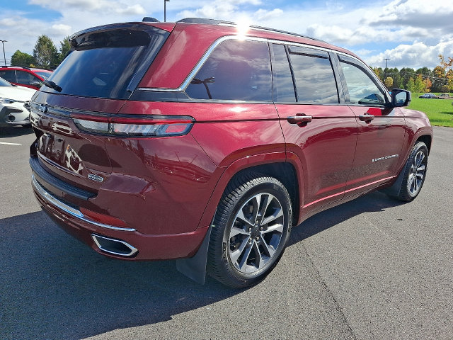 Used 2024 Jeep Grand Cherokee Overland w/ Trailer Tow Package AWD/4WD image 7
