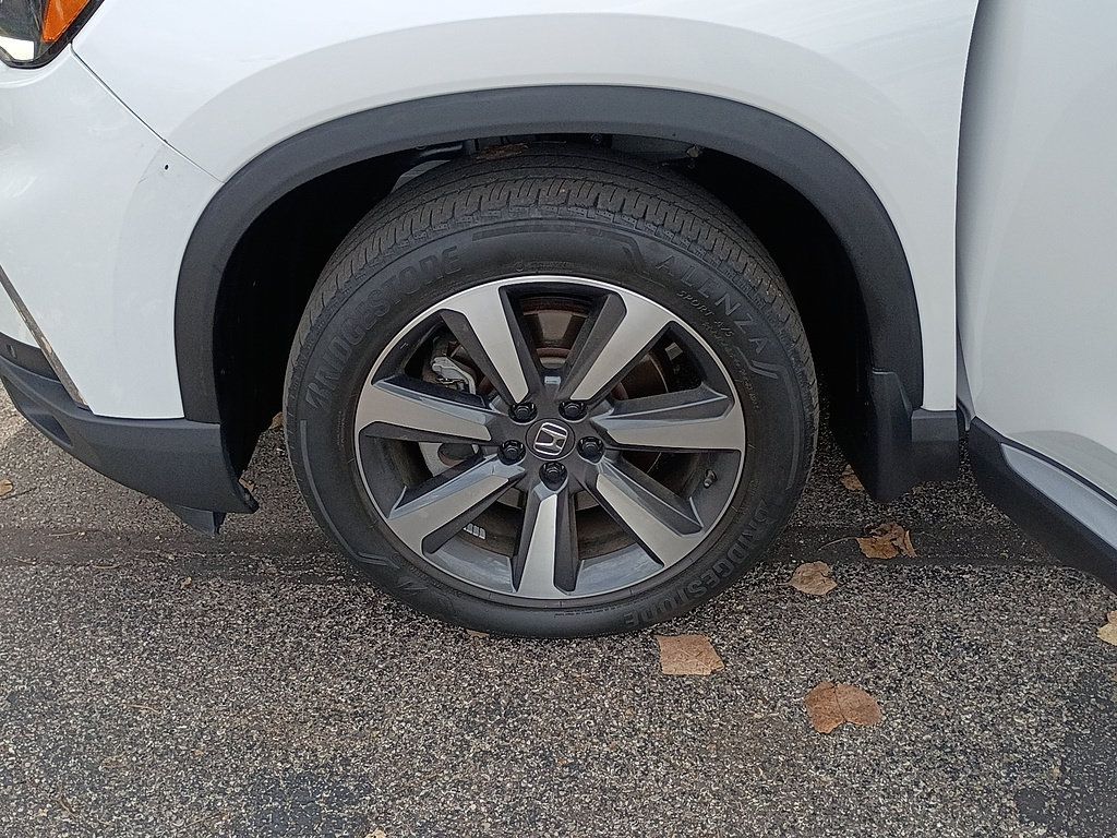 Certified 2023 Honda Pilot Touring image 9