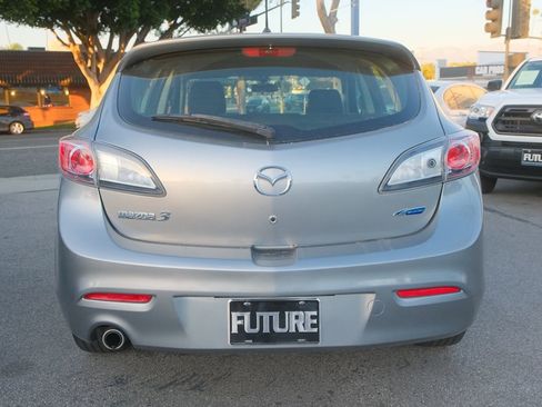 Used 2013 MAZDA MAZDA3 i Touring image 5
