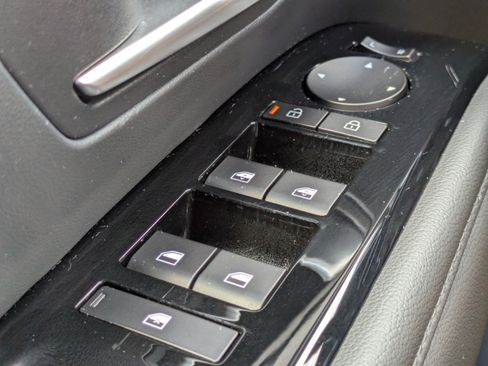 Certified 2025 Hyundai Tucson Limited AWD/4WD image 26