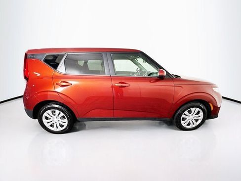 Used 2022 Kia Soul LX FWD image 4