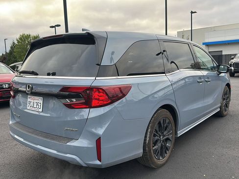 Used 2025 Honda Odyssey Sport-L image 3