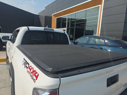Used 2023 Toyota Tacoma TRD Off-Road AWD/4WD image 40
