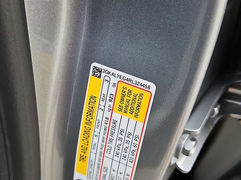 Used 2024 GMC Terrain AT4 w/ Tech Package AWD/4WD image 14