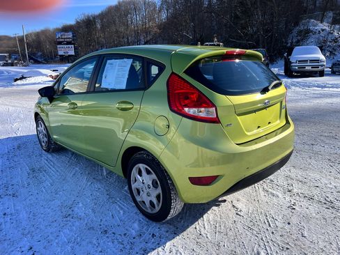 Used 2011 Ford Fiesta SE w/ 201A Rapid Spec Order Code image 5