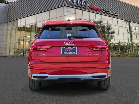 Used 2022 Audi Q3 2.0T Premium image 3