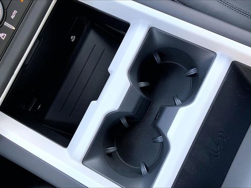 New 2026 Land Rover Defender 110 X-Dynamic SE image 21