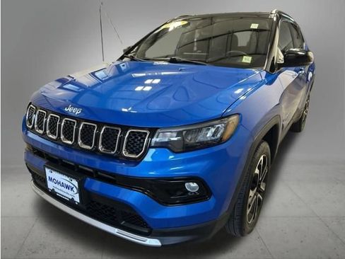 Used 2023 Jeep Compass Limited AWD/4WD image 1