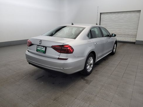 Used 2017 Volkswagen Passat 1.8T S FWD image 9