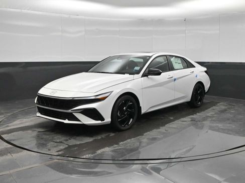 New 2026 Hyundai Elantra SEL Sport FWD image 1