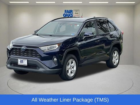 Used 2021 Toyota RAV4 XLE w/ Convenience Package AWD/4WD image 3