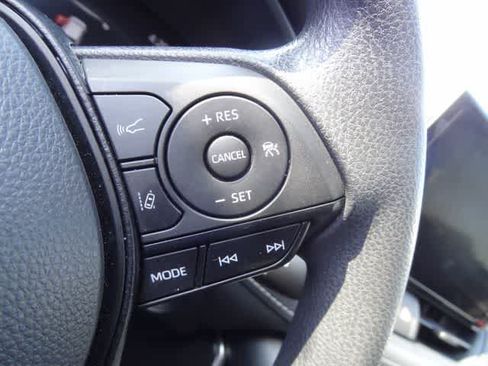 Used 2025 Toyota RAV4 XLE AWD/4WD image 13