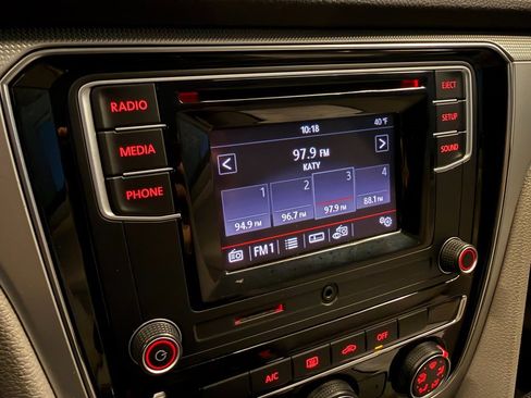 Used 2018 Volkswagen Passat 2.0T S image 11