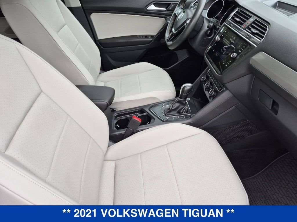 Used 2021 Volkswagen Tiguan SE FWD image 30