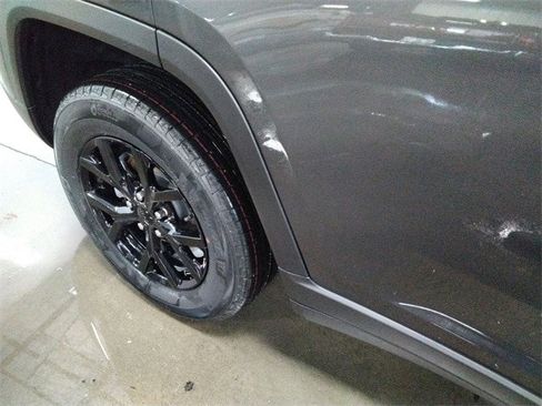 New 2025 Jeep Grand Cherokee Altitude image 19