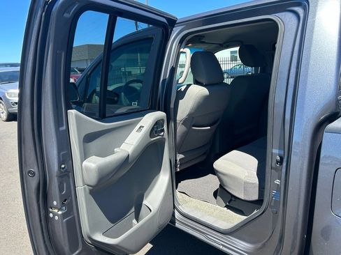 Used 2016 Nissan Frontier SV w/ SV Value Truck Package RWD image 29