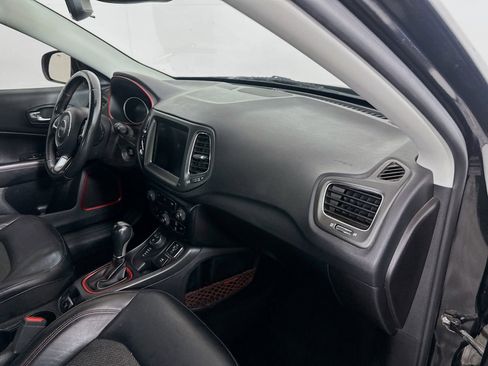 Used 2019 Jeep Compass Trailhawk AWD/4WD image 26