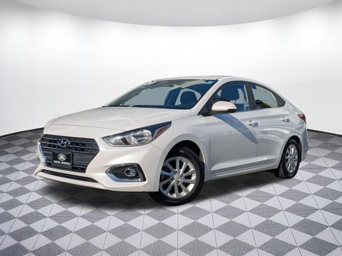 Used 2020 Hyundai Accent SEL FWD image 1