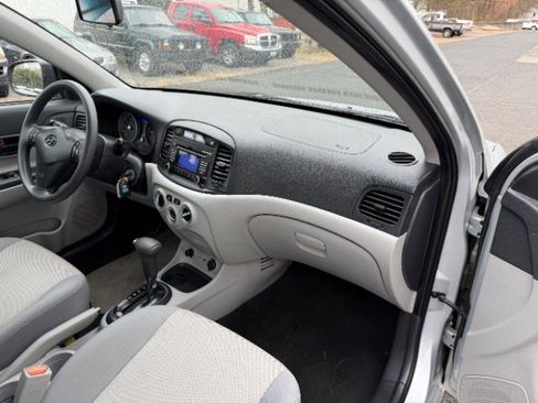 Used 2010 Hyundai Accent GLS w/ Premium Pkg 4 image 27