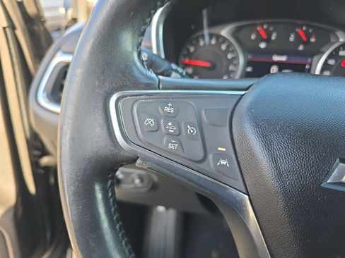 Used 2020 Chevrolet Equinox Premier image 17