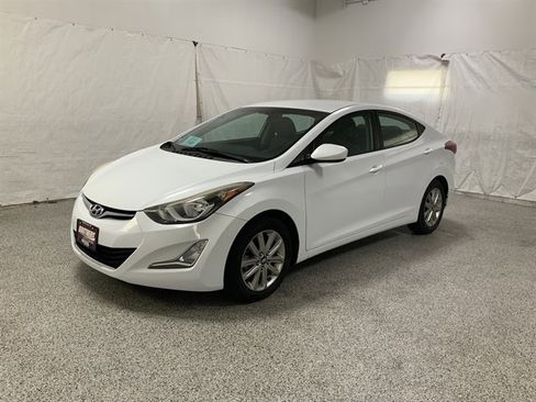 Used 2015 Hyundai Elantra SE w/ Option Group 02 image 2