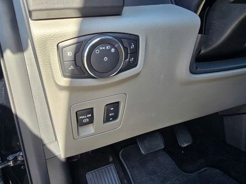 Used 2018 Ford F150 XLT w/ Equipment Group 302A Luxury AWD/4WD image 17