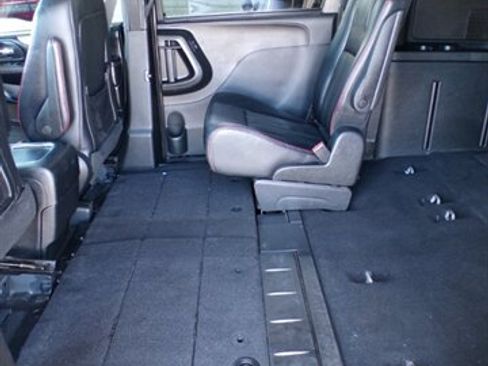 Used 2019 Dodge Grand Caravan GT FWD image 37