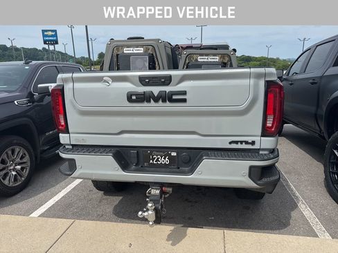 Used 2022 GMC Sierra 2500 AT4 w/ AT4 Preferred Package AWD/4WD image 4