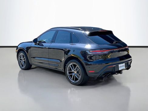 Certified 2023 Porsche Macan AWD/4WD image 3