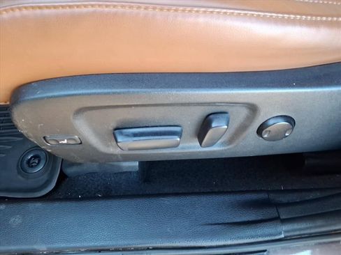 Used 2019 Toyota Highlander Limited Platinum image 26