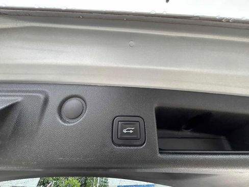 Used 2018 Chevrolet Equinox LT AWD/4WD image 28