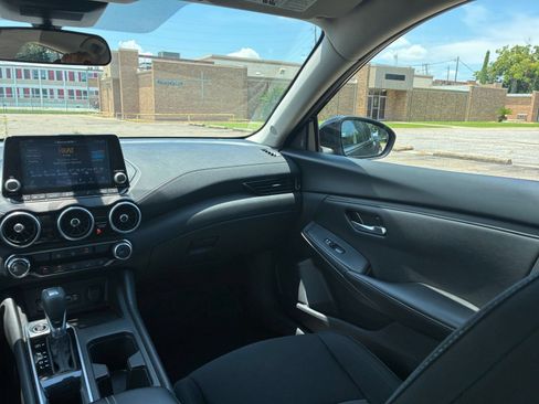 Used 2025 Nissan Sentra SV FWD image 28