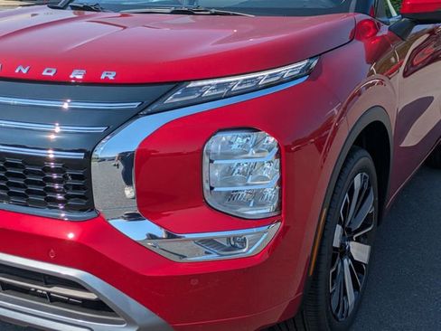 New 2025 Mitsubishi Outlander SEL image 9