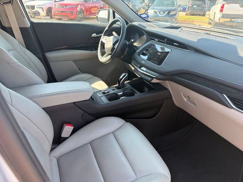 Used 2021 Cadillac XT4 Premium Luxury AWD/4WD image 10