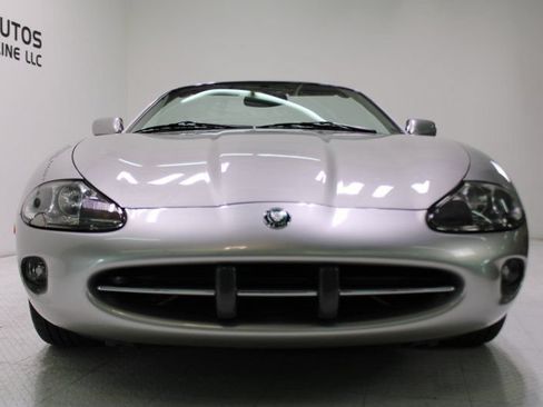 Used 1999 Jaguar XK8 Convertible RWD image 11