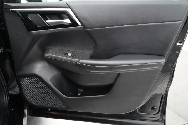Used 2023 Mitsubishi Outlander SE AWD/4WD image 39