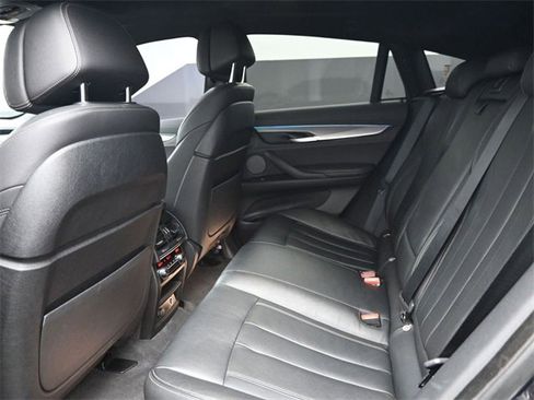 Used 2019 BMW X6 sDrive35i w/ M Sport Package image 12