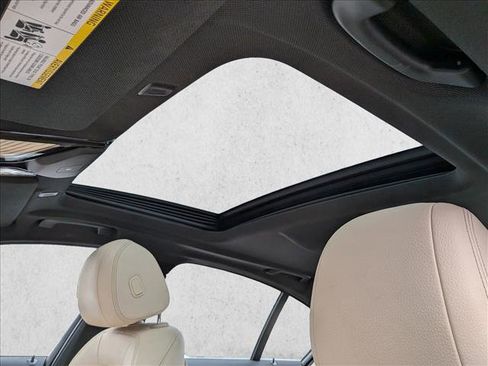 Used 2017 BMW 530i xDrive image 19