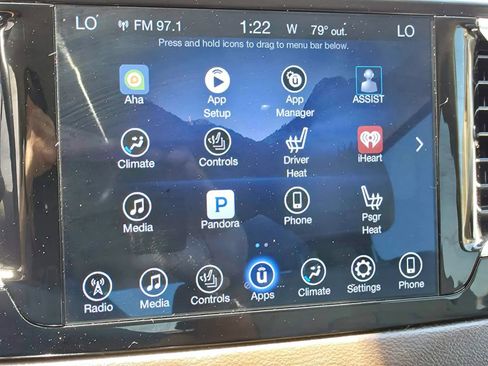 Used 2017 Chrysler Pacifica Touring-L FWD image 26
