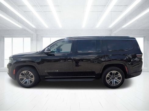 Used 2024 Jeep Wagoneer Series II w/ Flexible Seating Group AWD/4WD image 6