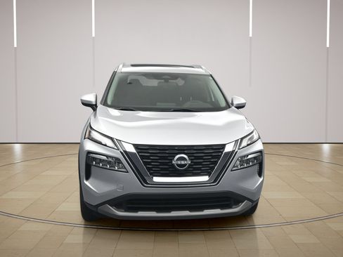 Certified 2023 Nissan Rogue SV w/ SV Premium B Package FWD image 2