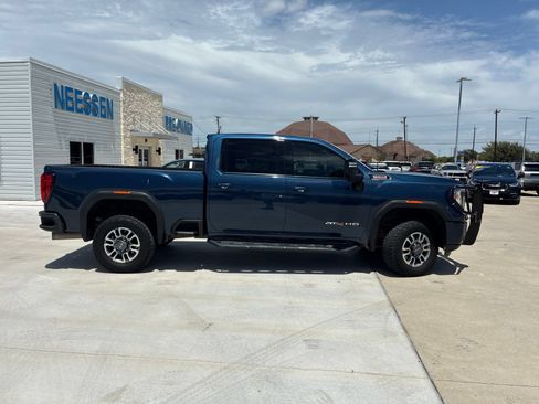 Used 2023 GMC Sierra 2500 AT4 w/ Gooseneck/5TH Wheel Package AWD/4WD image 2