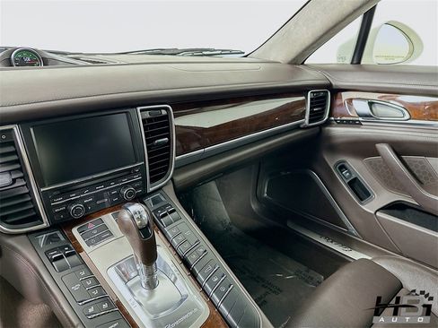 Used 2011 Porsche Panamera Turbo image 17