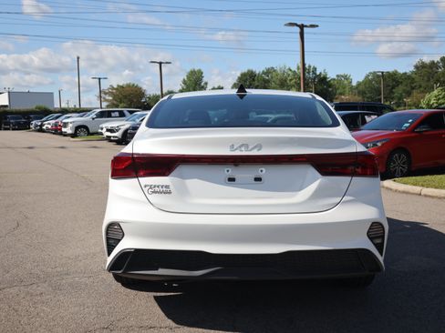 Used 2023 Kia Forte LXS w/ LXS Technology Package FWD image 3