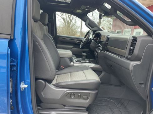 Used 2023 Chevrolet Silverado 1500 ZR2 w/ Technology Package image 32