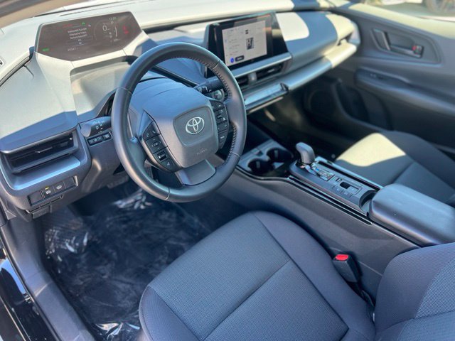 Certified 2025 Toyota Prius LE FWD image 13