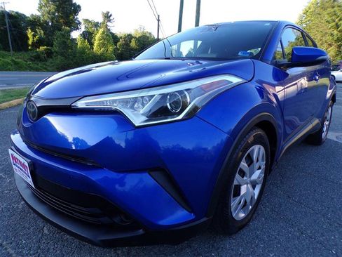 Used 2019 Toyota C-HR LE FWD image 3