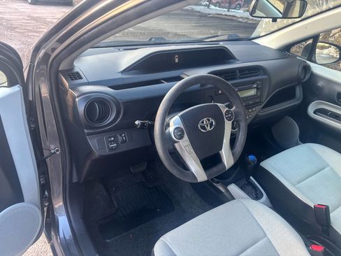 Used 2012 Toyota Prius C One image 17